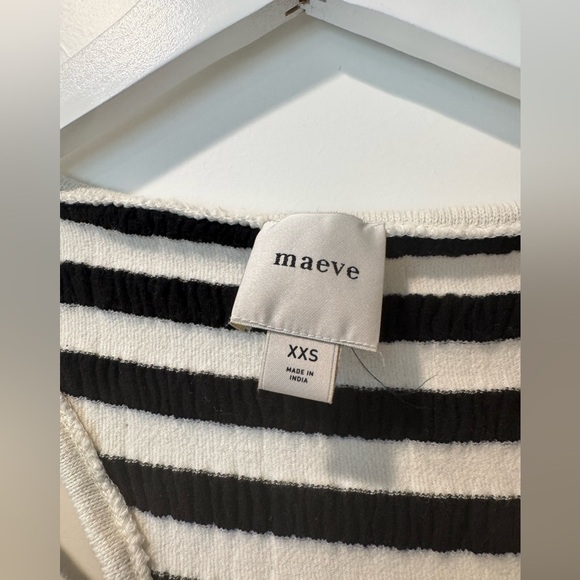 Maeve Textured Cropped Tank - Picture 3 of 6